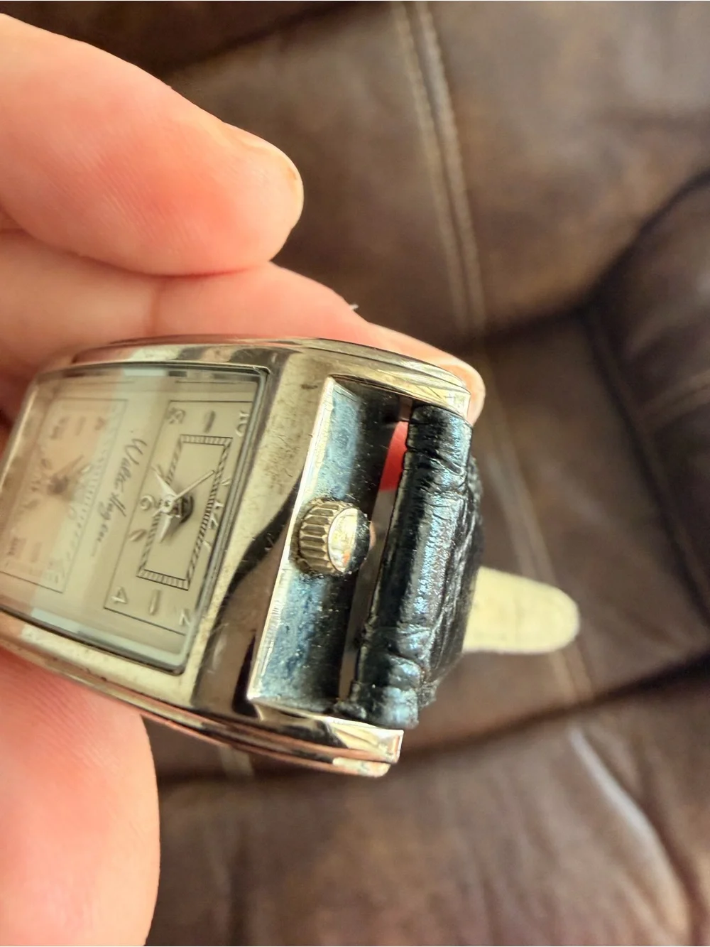 •WALTER HAGEN• Vintage Quartz Watch w/ Dual/Time Keeping (only top working)